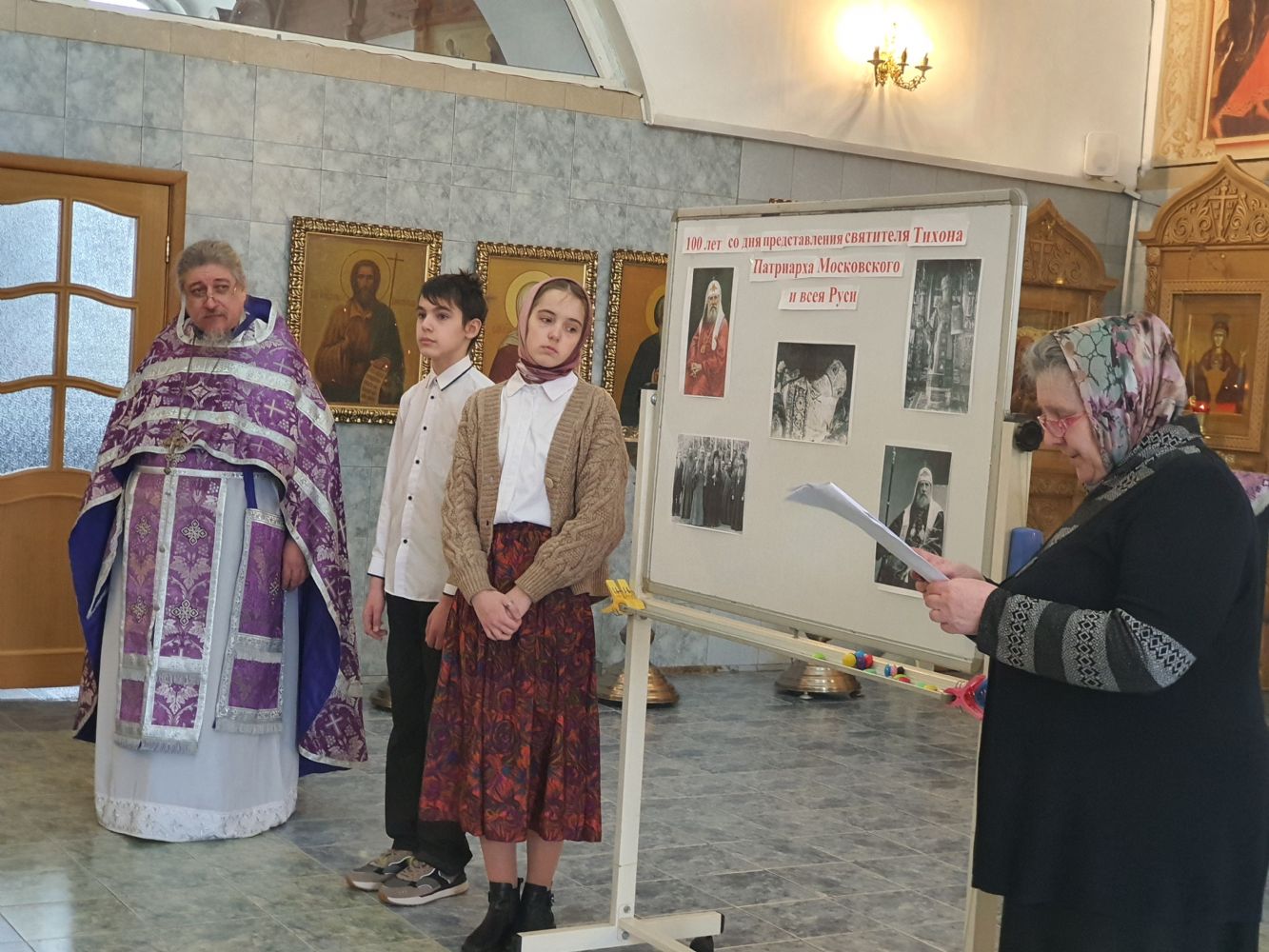 В Неделю 5-ю Великого поста, 100-летие со дня преставления свт.Тихона иеромонах Ефрем совершил Божественную Литургию.