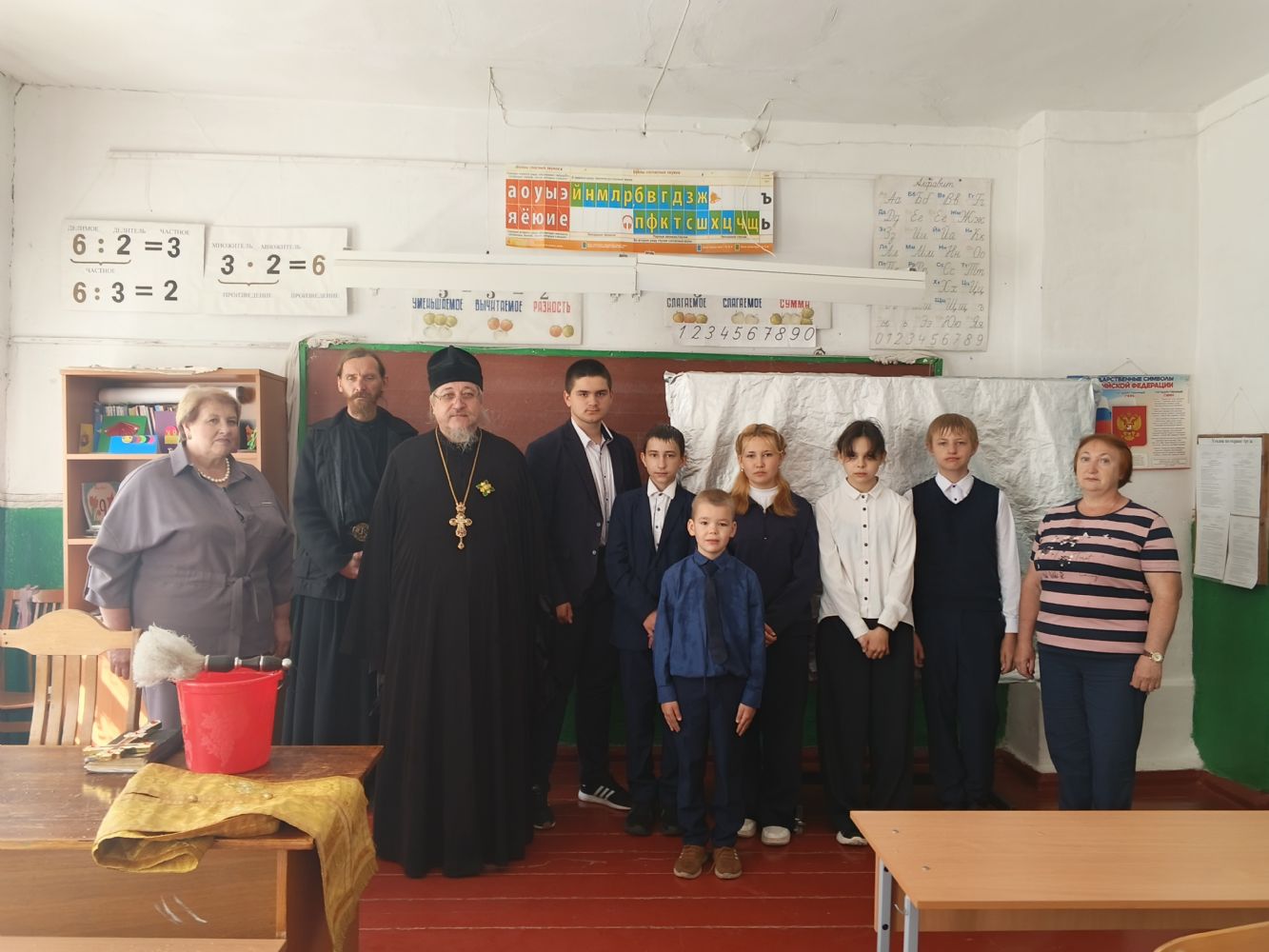 Благодарственный молебен по завершению учебного года в Архаровской школе!